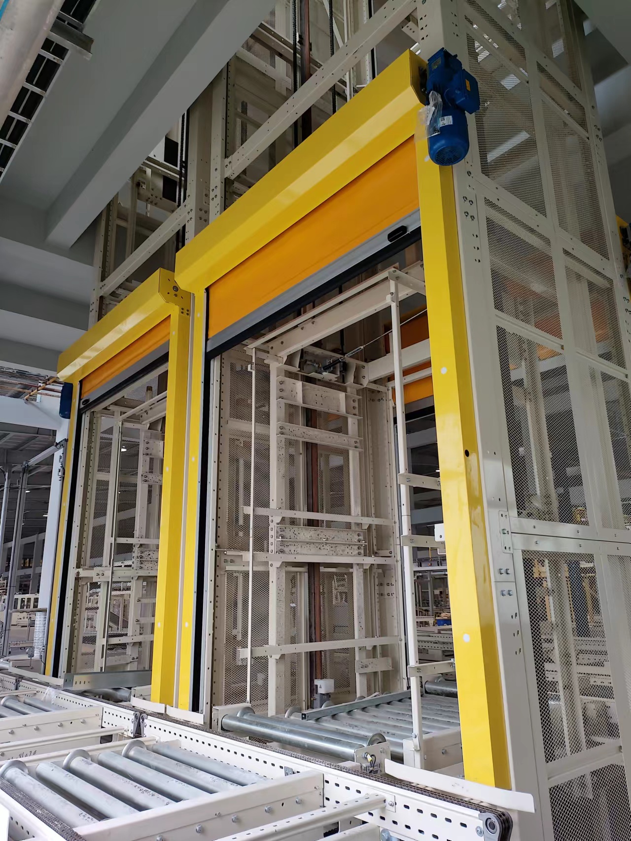 Material handling conveyor system PVC high speed door 1 Material handling conveyor system PVC high speed door 1