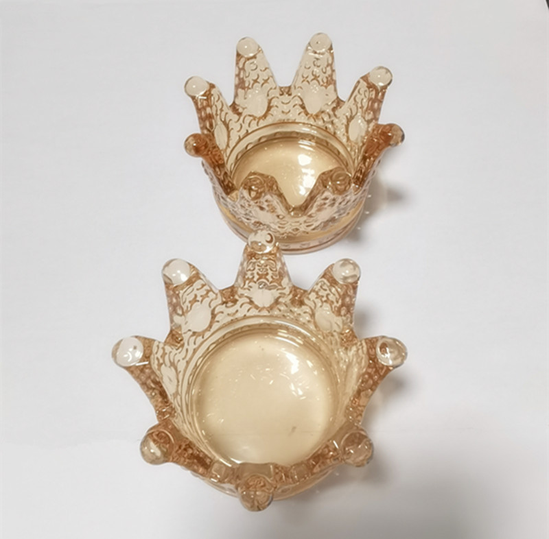 Шкляныя свечкі ў форме кароны ў форме кароны