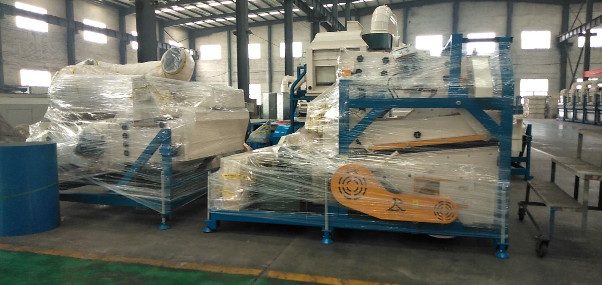 contianer loading (3)