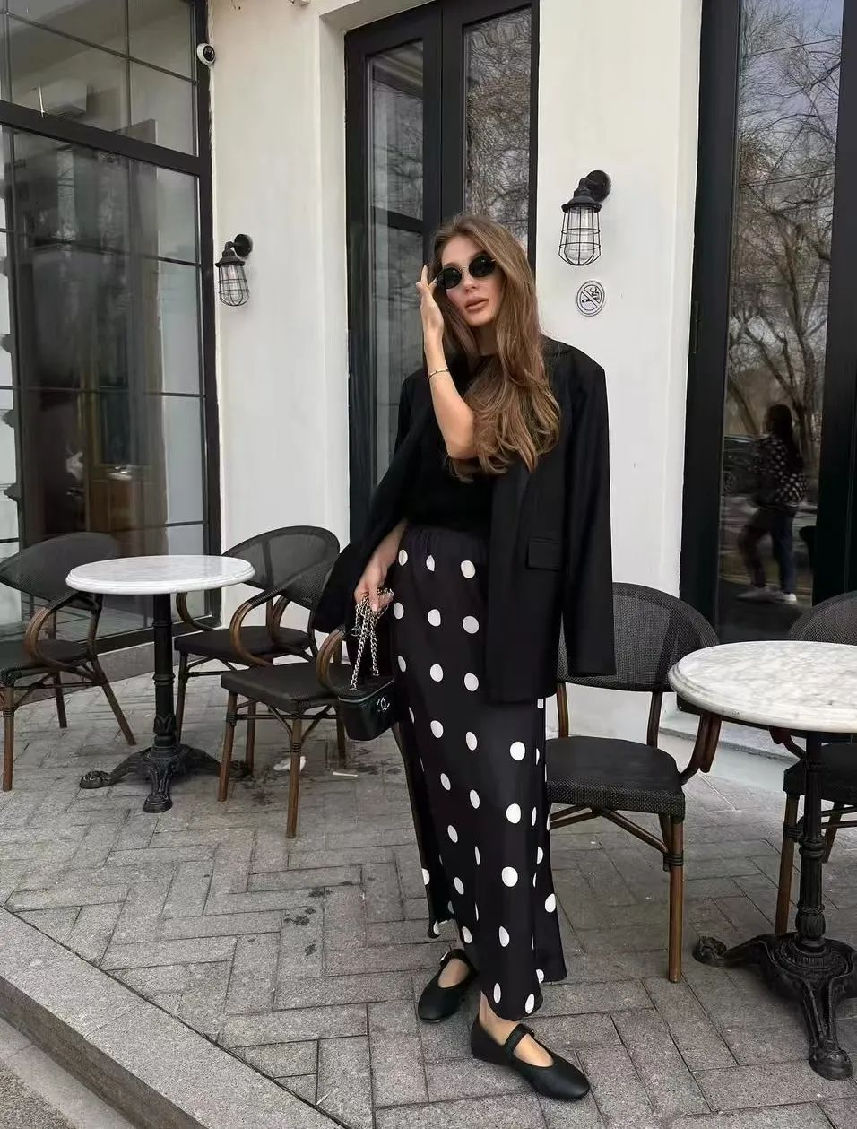 black round-toed Mary Jane shoes
