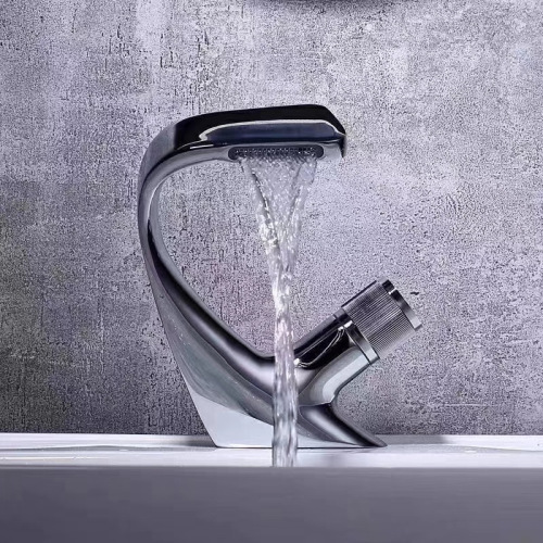 Modern Single Hole Faucet Black Bathroom Hotel ก๊อกผสมน้ำร้อนและน้ำเย็น