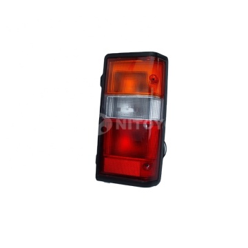Nitoyo OEM R B6550-01N00 L B6555-01N00 E24 1987 için Araç Arka Kuyruk Lambası