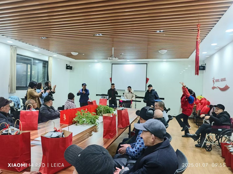 Actively committed to public welfare, Jinyu International Trade actively participated in the Dadukou International Trade Chamber of Commerce's Spring Festival greetings event