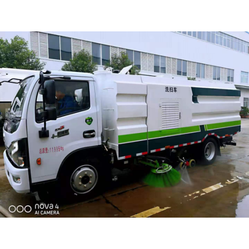 Big Dorica Cleaning Sweeper Truck