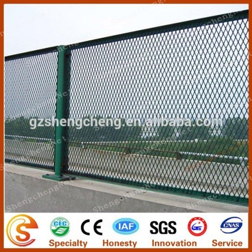 Guangzhou Factory Plastic Coated Expandable Metal Fence, High Quality