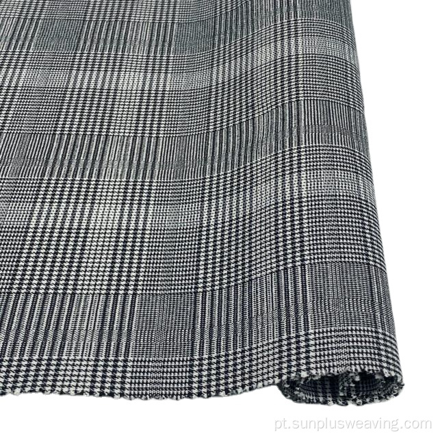 calças femininas de tecido bengalino com padrão quadriculado