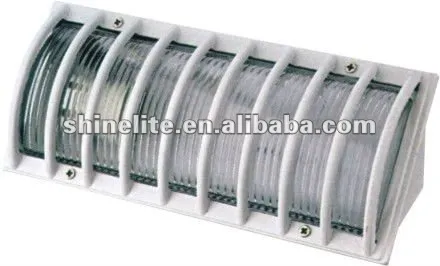 Wall mounted bulkhead light