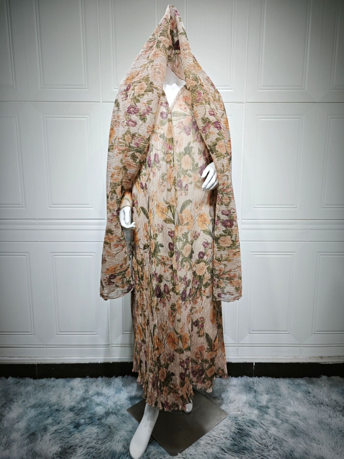Floral Pleated Two Piece Abaya Set Detail