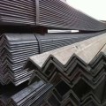 Precios de hierro angular de acero ranurado galvanizado para la venta