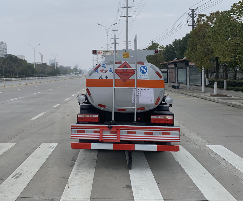 Dongfeng 4×2 15.8m³ Bulk fuel Carrier truck