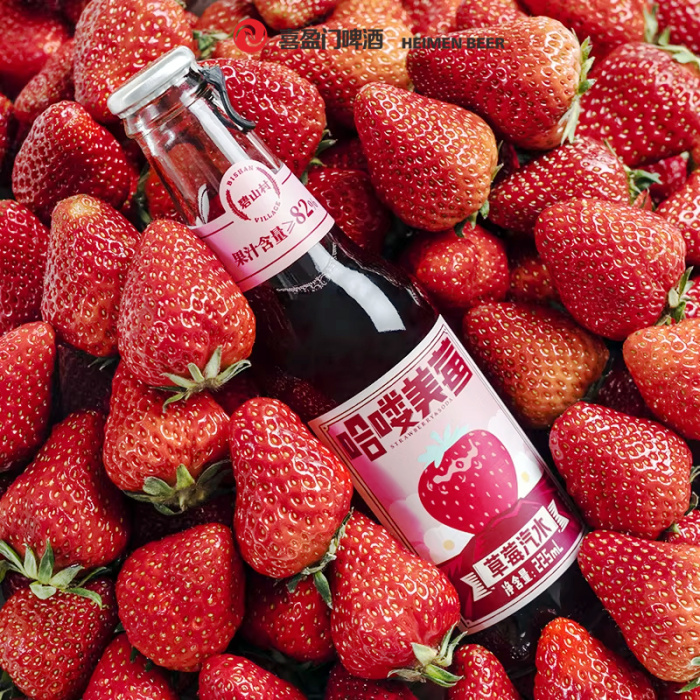 عصير فواكه مشروب فوار منعش بالفراولة