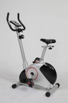 Cyclette magnetica regolabile per uso domestico