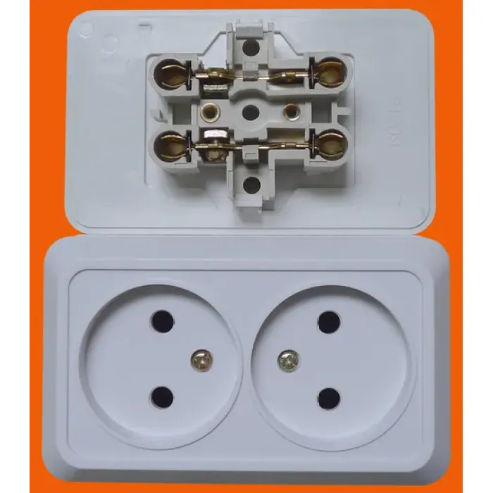 Soket Dinding Eropa dengan Sakelar Dua Posisi