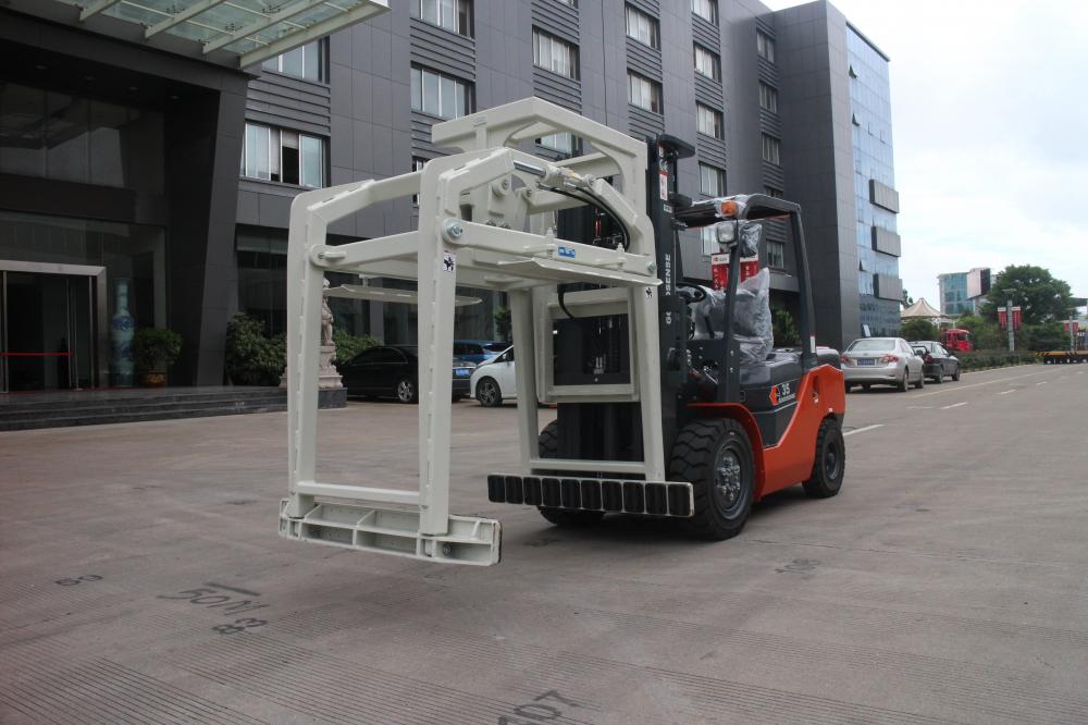 Forklift With Block Clamp