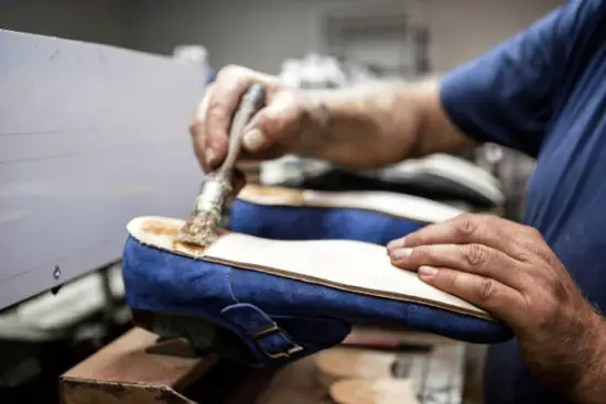 Nylon Yellowish Liquid Surface treatment agent