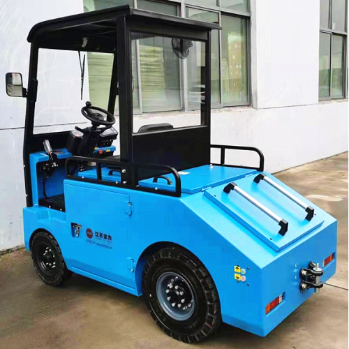Four-Wheel Electric Tow Tractor