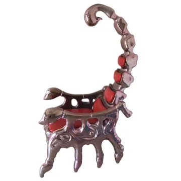 Glossy Antique Italy Design Fiber Glass Chair for Living Room - Customized Scorpion Bum Chair for Him & Her on Sale" 

However, if you prefer a more concise title for SEO purposes, consider:

"Customized Glossy Antique Italy Fiber Glass Scorpion Chair for