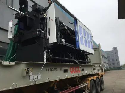 Screw Type Injection Molding Machine