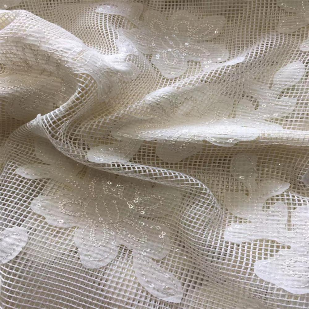 Broderie Laser avec Tulle Spécial