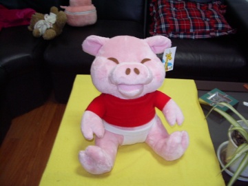 PLUSH PIG