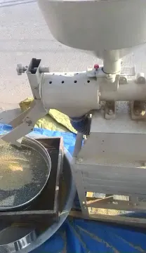 NDRD High Quality Portable Rice Miller/ Home Use Rice Milling Machine