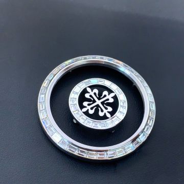 High-End Prestige Watch Accessoires: 18k Weißgold Serie 6104 mit natürlichen Baguette-Diamanten komplette Lünette Set