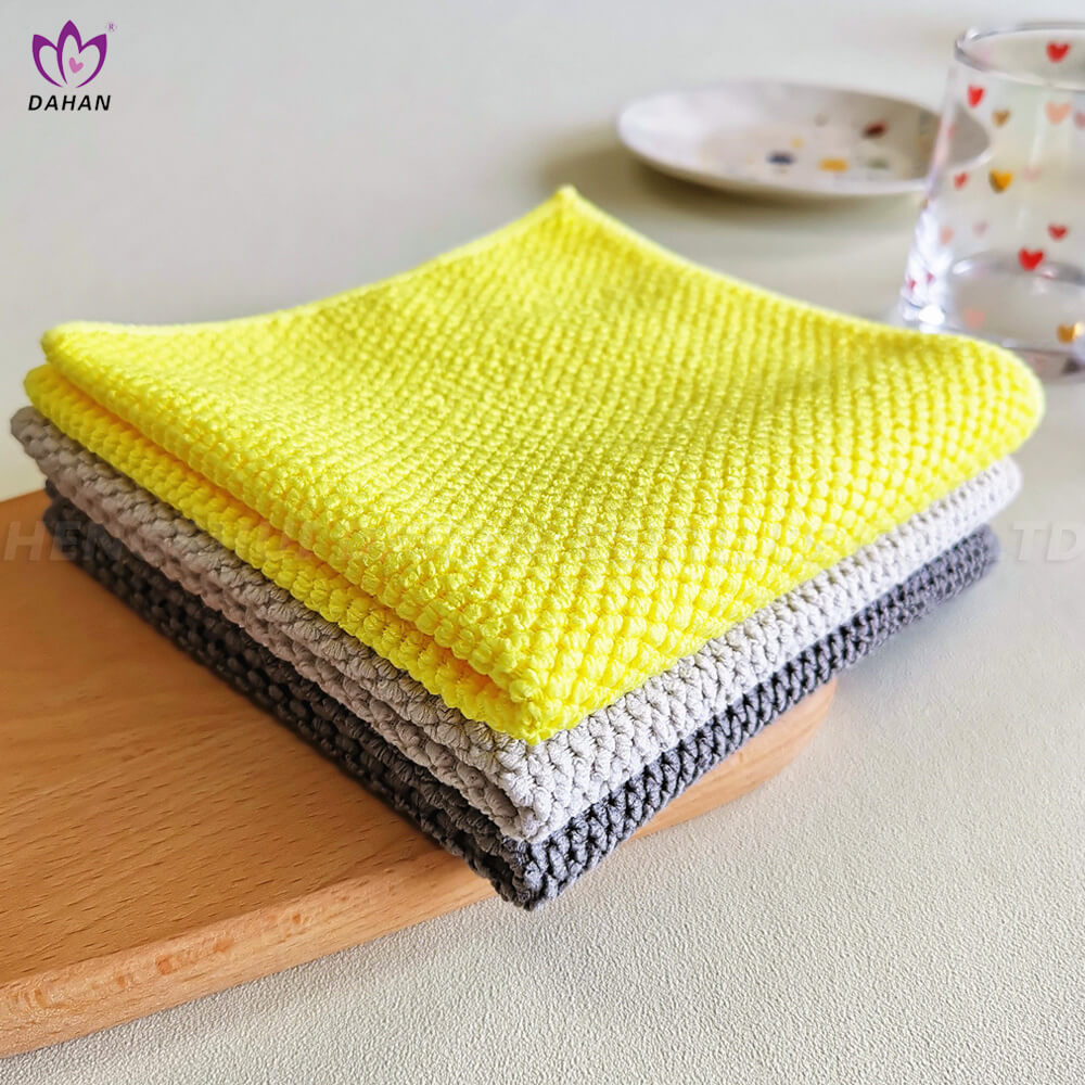 MC171 Polyester brocade jacquard pearl towel