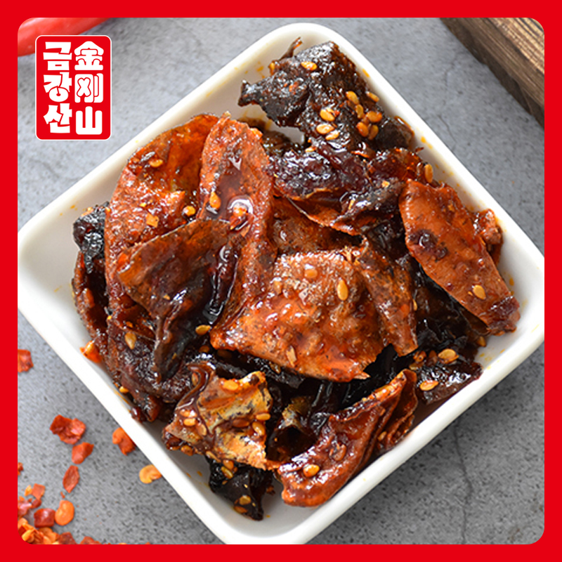 Spicy dried cod skin salad