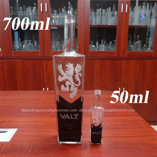 cute decorative whiskey bottle printed 50ml small glass wine bottle