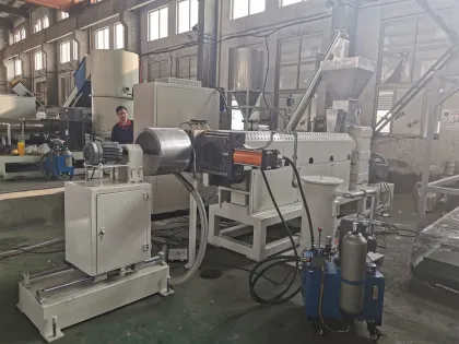 Granulator machine for recycled plastic