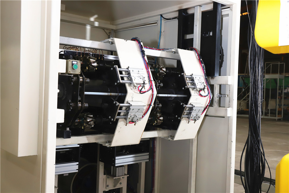 load unload mechanism of stator varnishing line