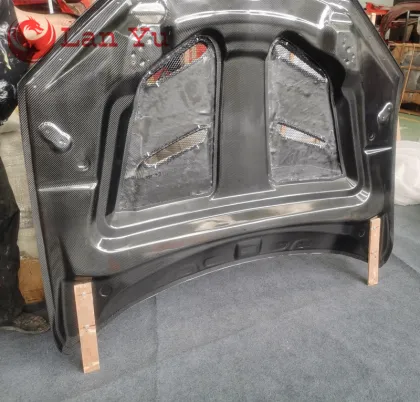 Carbon Fiber Engine Bonnet for Lamborghini Urus