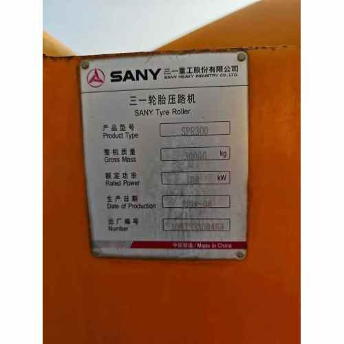 Rolo durável de 30 toneladas equipado com pneus novos