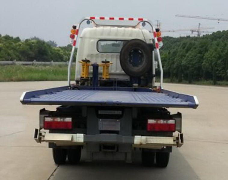 Dongfeng Flat Two-in-one Road Wrecker Truck