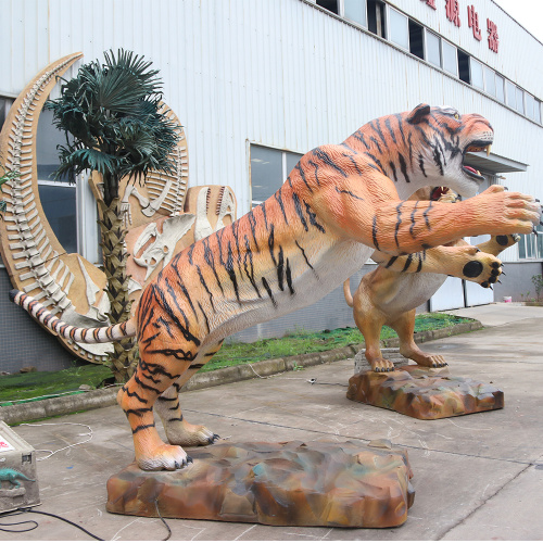 Lifelike Animatronic Tiger With Sharp Teeth