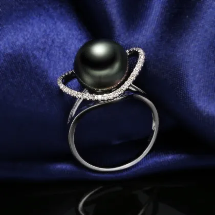 Classical Circle Diamond 14K White Gold Emerald Pearl Ring