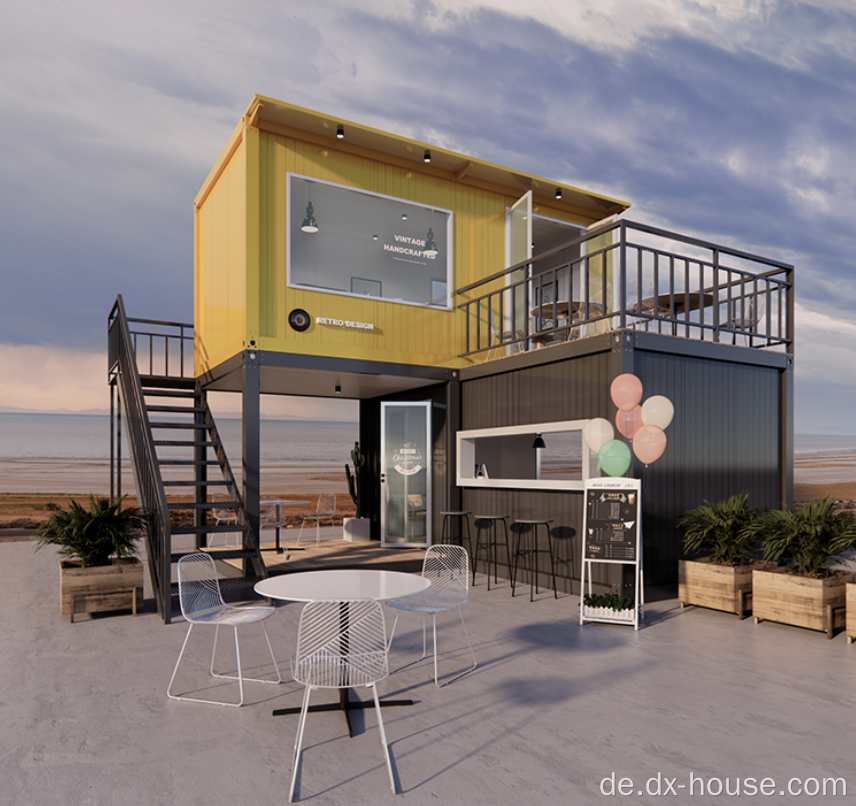 Das Containerhaus ist zum Leben und zum Café
