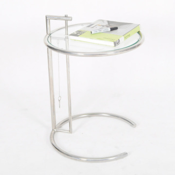 Table d&#39;appoint réglable Eileen Gray E1027