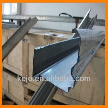Horizontal sliding garage doors rolling up roll forming machine