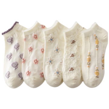 Chaussettes minces d'été avec des fleurs brodées - chaussettes à bateau respirant à la mode pour femmes