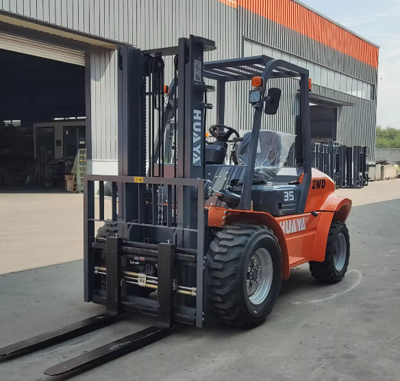 3-5 Ton Off-Road 4WD Diesel Forklift with EPA/Euro5