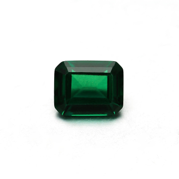 Zambian Lab-Grown Emerald 7x9mm na may Emerald Cut