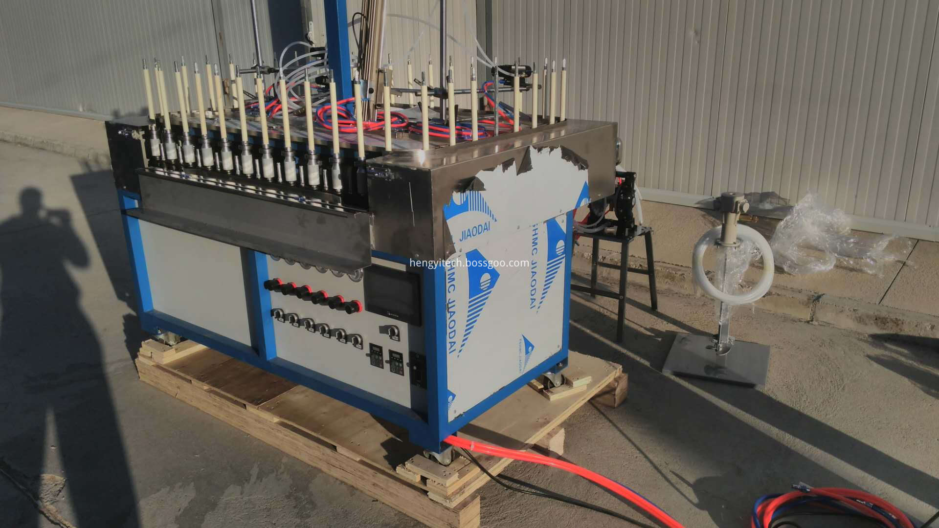 Semi-automatic painting line