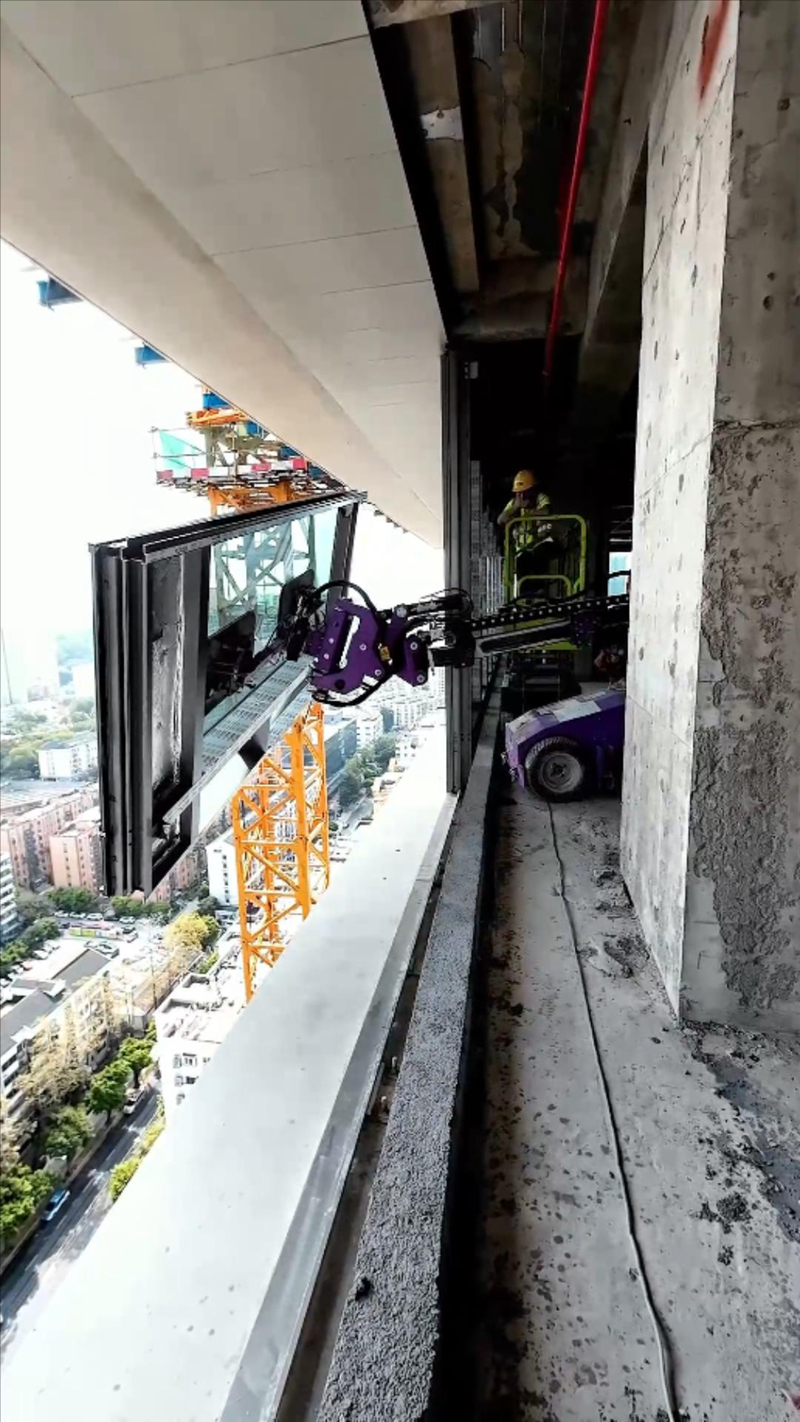 800kg Glass installation robot (1)