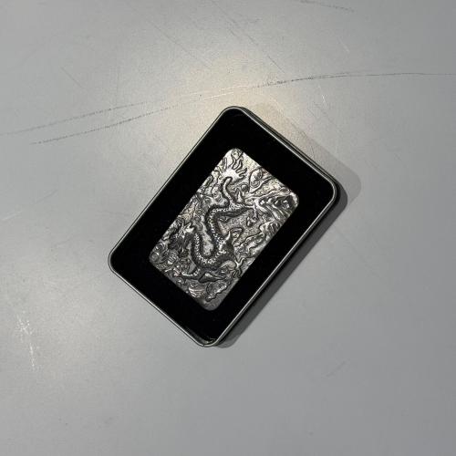 Тытанавая зашпілька цмока