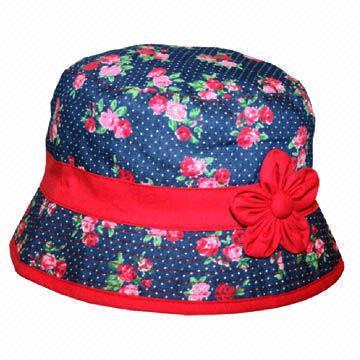 Girl's hat, made of 70% cotton and 30% polyester, buckle style