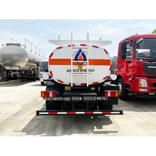 SINOTRUCK HOWO 6-wheel 5,000 litres Oil Delivery Truck