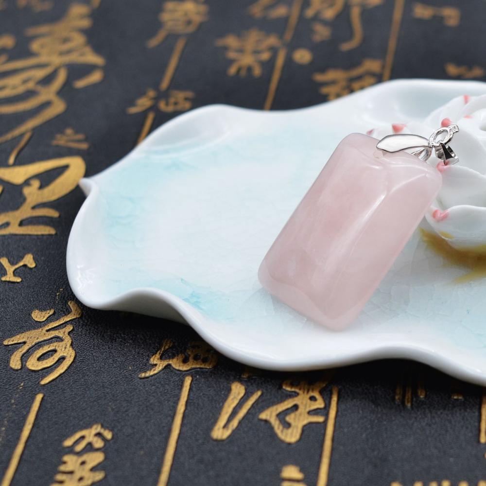 Collier pendentif en pierres précieuses de chakra rectangle avec quartz rose naturel