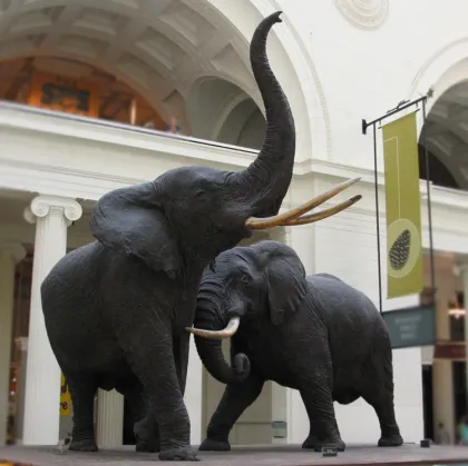 Life size metal bronze mother elephant and baby elephant sculpture