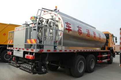 SINOTRUK 10cbm 10000L Intelligent Asphalt Distributor Truck